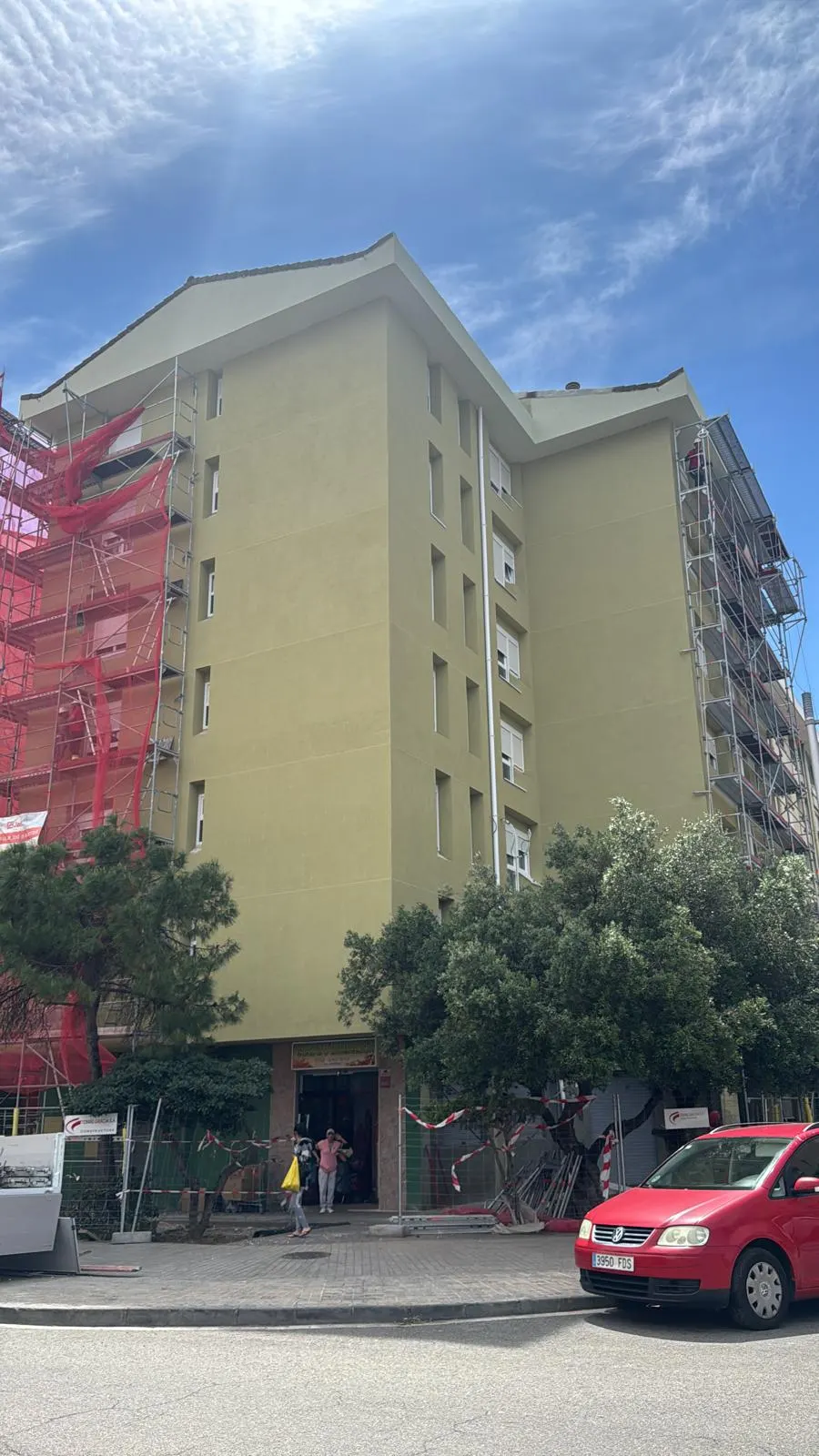 Instalación de sistema SATE con lana mineral en edificio de Tarragona